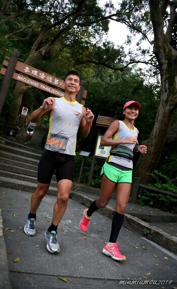 无论是百里毅行或面对生活困境,Samantha认为积极、乐观的生活态度至为重要。 (相片:MIU MIU MOU)