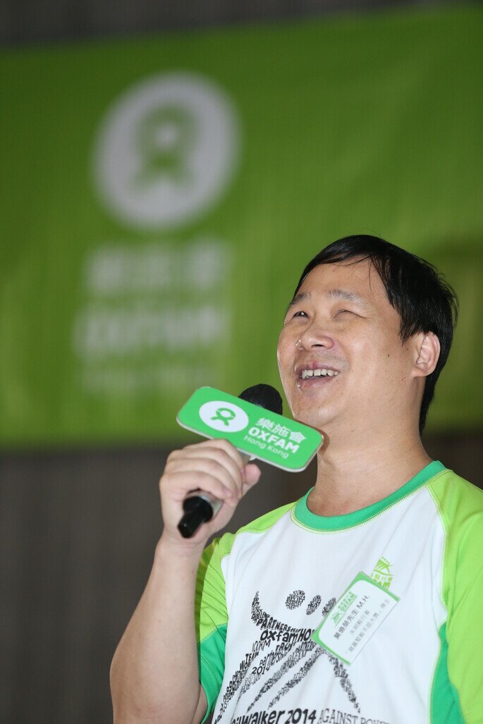 Mok Kim Wing M.H., a visually impaired trailwalker and the winner of “State Street Overcoming the Odds Award 2013”, shared his experience on how he led his team of visually and hearing-impaired trailwalkers to finish the trail in 32 hours 19 minutes.