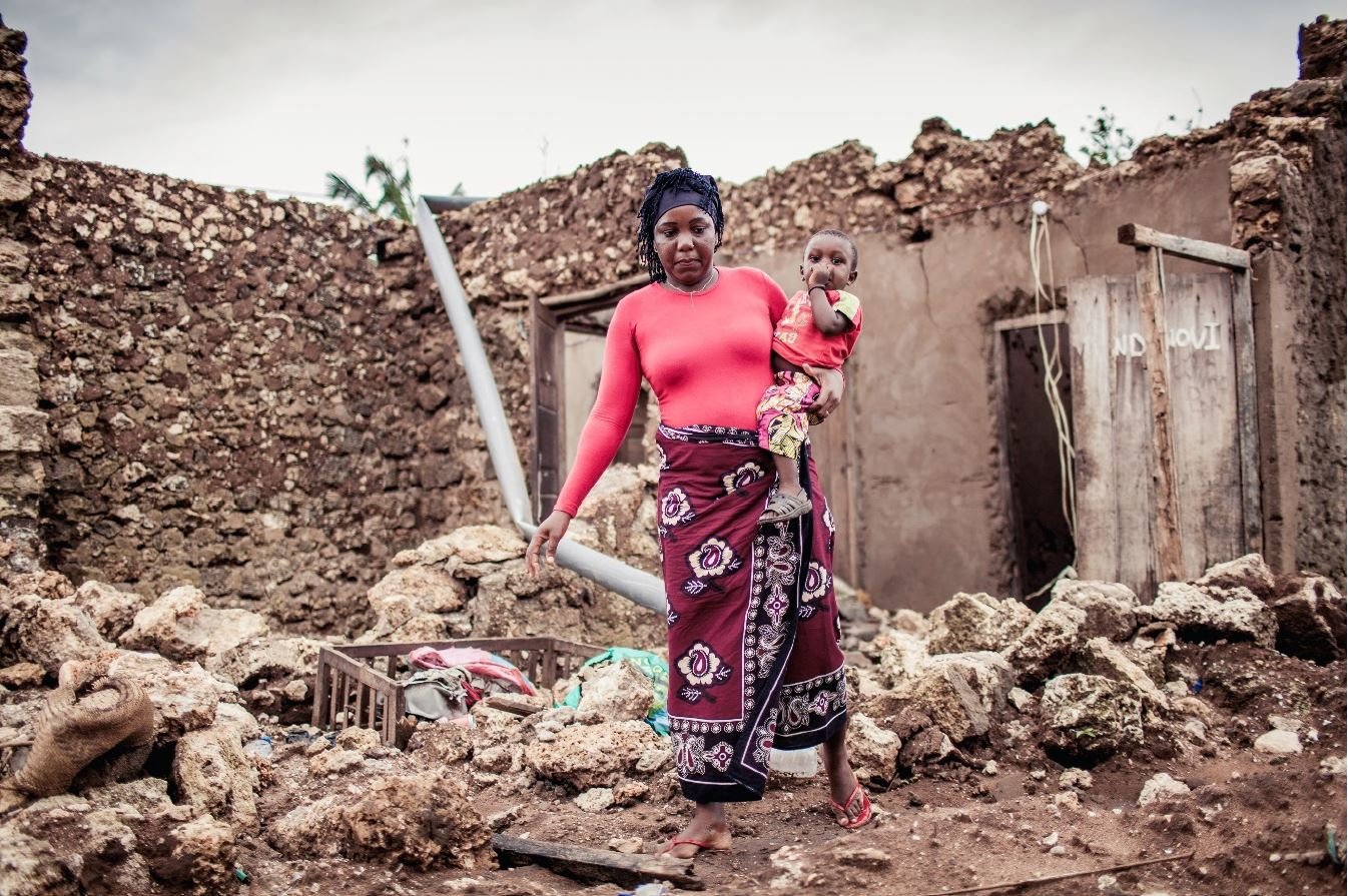 After her house was severely damaged by Cyclone Kenneth, Fatuma said: ‘When the winds started, everyone was looking for a tree to hold on to so that you’re not blown away. When the rain hit your face, it was like being hit by a stone. I grabbed my kid’s bag that had a sweater and some clothes because I didn’t want them to be cold.’ (Photo: Oxfam)